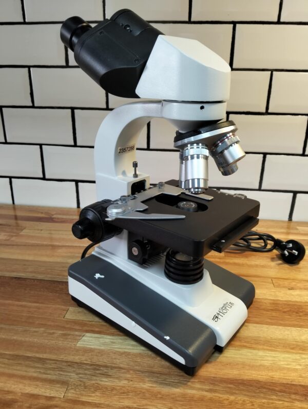 MICROSCOPIO BINOCULAR HF6DH